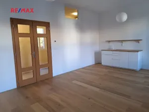 Pronájem bytu 1+kk, Plzeň, Jablonského, 35 m2