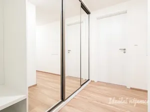 Pronájem bytu 2+kk, Praha, Poděbradská, 53 m2