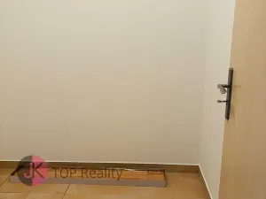 Pronájem bytu 2+kk, Praha - Hostivař, náměstí Přátelství, 58 m2