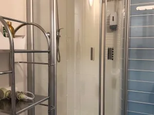 Prodej bytu 4+1, Karlovy Vary, Vyšehradská, 103 m2