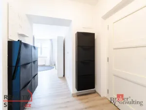 Pronájem bytu 2+kk, Liberec - Liberec I-Staré Město, nám. Žižkovo, 45 m2