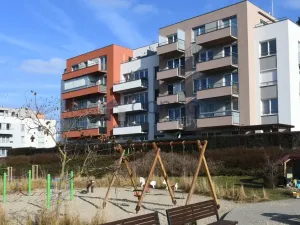 Pronájem bytu 2+kk, Praha, Hlučkova, 46 m2