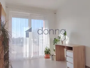 Pronájem bytu 2+kk, Praha, Hlučkova, 46 m2