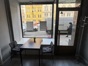 Pronájem obchodního prostoru, Praha - Žižkov, Seifertova, 70 m2