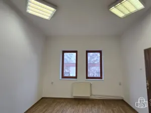 Pronájem kanceláře, Sokolov, nábřeží Petra Bezruče, 25 m2