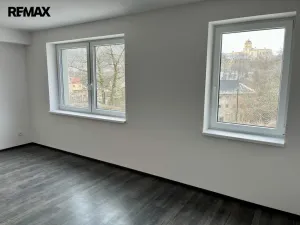 Pronájem bytu 1+kk, Zlín - Malenovice, Jarolímkovo náměstí, 27 m2