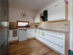 Prodej rodinného domu, Benátky, 145 m2