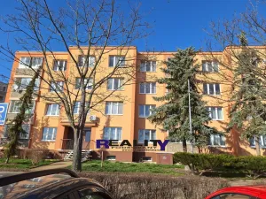 Pronájem bytu 1+1, Žatec, Stavbařů, 40 m2