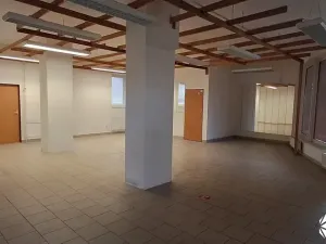 Pronájem obchodního prostoru, Boskovice, nám. Dr. Snětiny, 100 m2