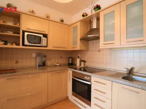 Pronájem bytu 2+kk, Karlovy Vary - Drahovice, Waldertova, 61 m2