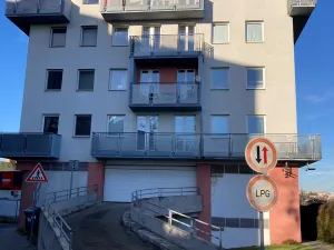 Pronájem bytu 2+kk, Praha, Choceradská, 59 m2