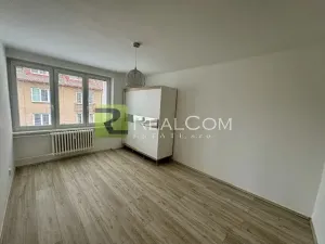 Pronájem bytu 2+1, Praha - Strašnice, Gutova, 52 m2