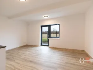 Pronájem bytu 1+kk, Praha - Uhříněves, Douchova, 32 m2