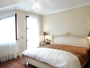 Prodej bytu 4+1, Karlovy Vary, Tylova, 182 m2