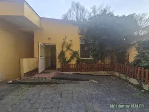 Pronájem obchodního prostoru, Praha - Libeň, náměstí Dr. Václava Holého, 300 m2