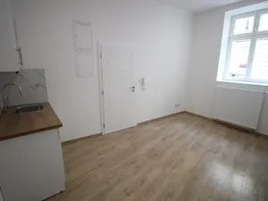 Pronájem kanceláře, Praha - Nusle, Mojmírova, 14 m2