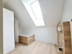 Prodej rodinného domu, Stochov, náměstí u dubu, 96 m2