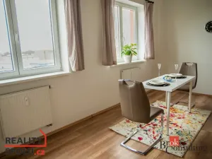 Prodej bytu 2+kk, Šestajovice, Komenského, 69 m2