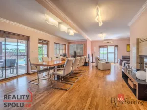 Prodej rodinného domu, Praha - Horní Počernice, Zárybnická, 307 m2