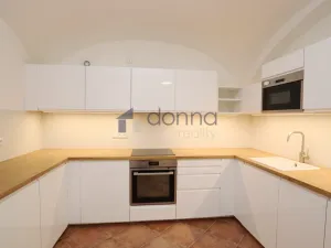 Pronájem bytu 2+1, Praha, Úvoz, 75 m2