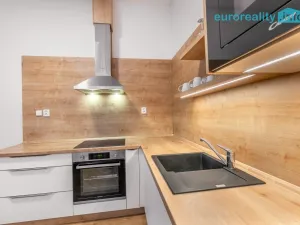 Pronájem bytu 2+1, Mladá Boleslav, náměstí Míru, 69 m2