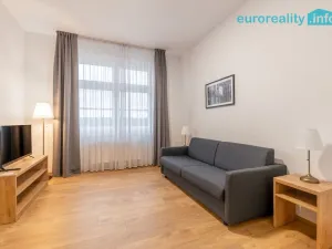 Pronájem bytu 2+1, Mladá Boleslav, náměstí Míru, 69 m2