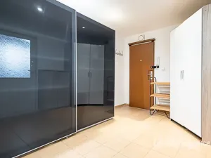 Pronájem bytu 2+kk, Praha - Karlín, Nekvasilova, 40 m2