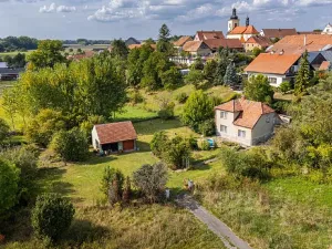 Prodej pozemku pro bydlení, Uhersko, 3765 m2