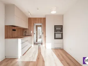 Pronájem bytu 2+kk, Praha, Hvězdova, 44 m2