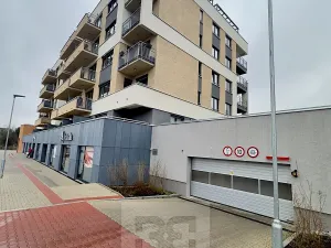 Pronájem garážového stání, Praha - Třebonice, K metru, 15 m2