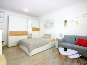 Prodej bytu 1+1, Znojmo, Gagarinova, 33 m2