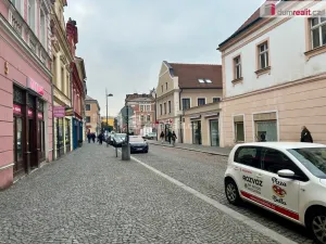 Pronájem obchodního prostoru, Kolín - Kolín I, Karlovo náměstí, 57 m2