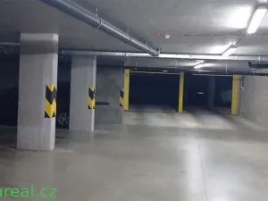 Pronájem garážového stání, Brno - Černovice, Olomoucká, 16 m2