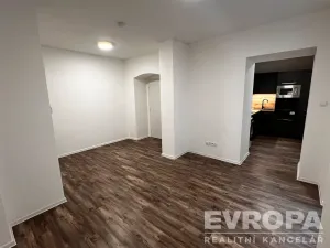 Pronájem bytu 1+kk, Žirovnice, Havlíčkovo náměstí, 32 m2