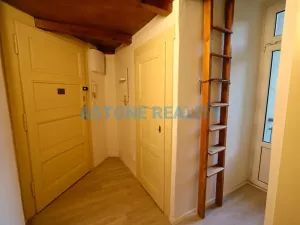 Pronájem bytu 1+kk, Praha - Nusle, Na Jezerce, 39 m2