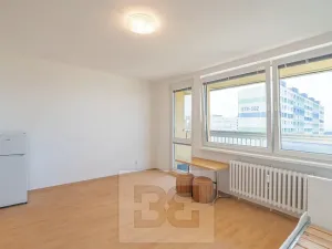 Pronájem bytu 1+kk, Praha - Troja, Lešenská, 26 m2