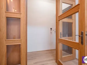 Prodej kanceláře, Praha, Jagellonská, 36 m2