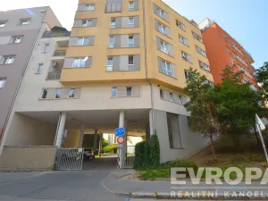 Prodej bytu 1+kk, Praha - Košíře, Plzeňská, 28 m2