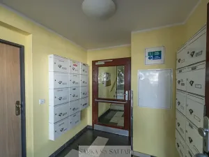 Pronájem bytu 1+kk, Praha - Košíře, Pod Klamovkou, 39 m2