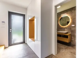 Pronájem rodinného domu, Jesenice, Průběžná, 200 m2