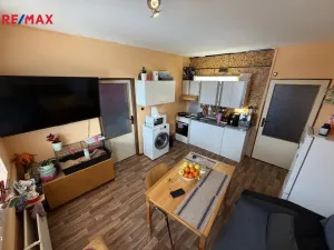 Prodej bytu 1+1, Žirovnice, Sídliště, 36 m2