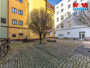 Pronájem obchodního prostoru, Liberec - Liberec IV-Perštýn, nám. Dr. E. Beneše, 100 m2