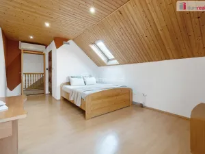 Prodej rodinného domu, Úvaly, 215 m2