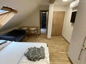 Pronájem bytu 1+kk, Zlín, Štefánikova, 26 m2