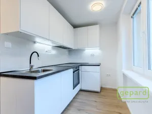 Pronájem bytu 3+1, Praha, Hrusická, 73 m2