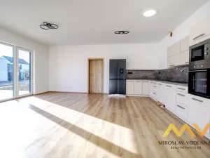 Pronájem rodinného domu, Hradec Králové - Svobodné Dvory, Milana Morávka, 121 m2