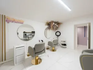 Prodej obchodního prostoru, Praha - Smíchov, Kmochova, 170 m2