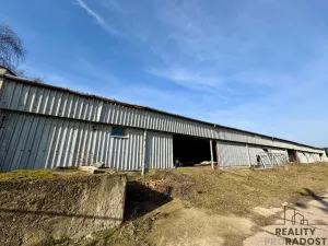 Prodej výrobních prostor, Nosislav, 1980 m2