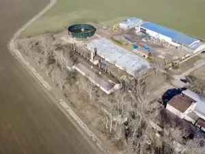 Prodej výrobních prostor, Nosislav, 1980 m2