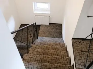 Pronájem skladu, Praha - Březiněves, Na hlavní, 331 m2